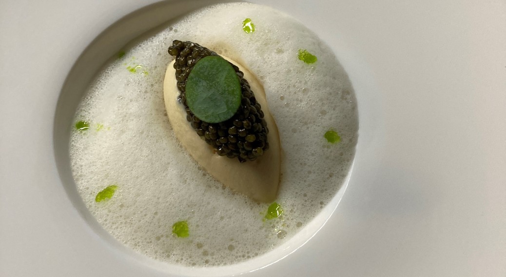 Amador geeiste Beurre blanc haselnussmilch oscietra kaviar