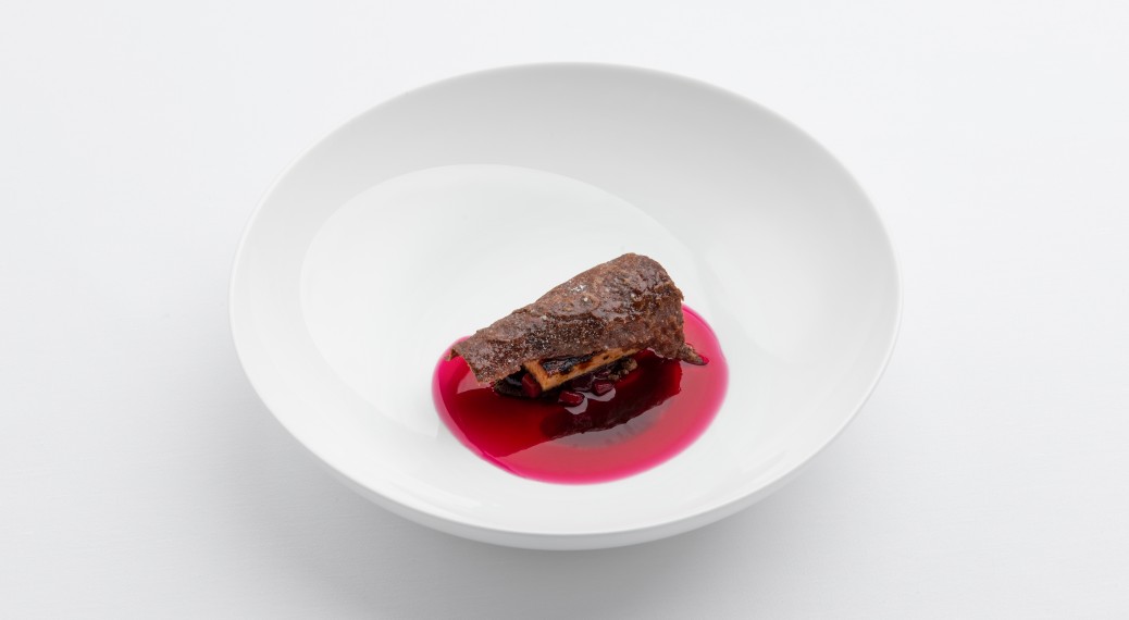 Eingelegte Pflaumen roter Shiso Sojasauce Schweinebauch und dunkle Schokolade