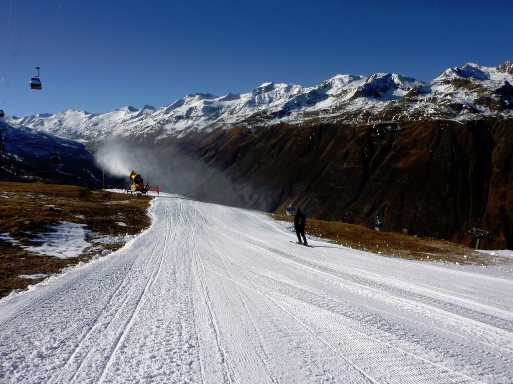 GJ04 09 Tour Kunstschnee